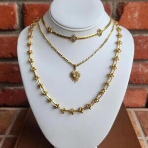 Necklace stack include 5 pieces